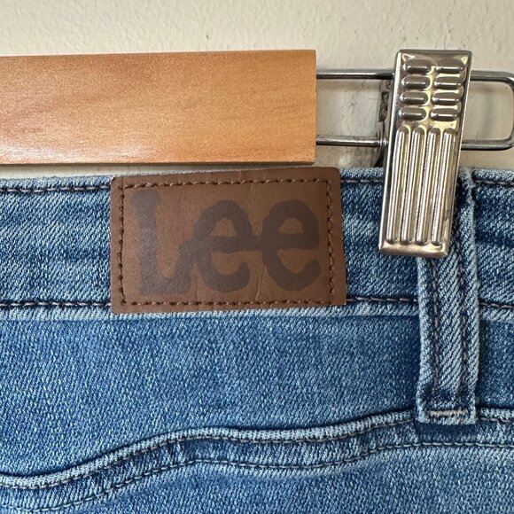 Lee Regular Fit Straight Leg Mid Rise Jeans Women's Size 6 Medium‎ Wash Western - Picture 10 of 12